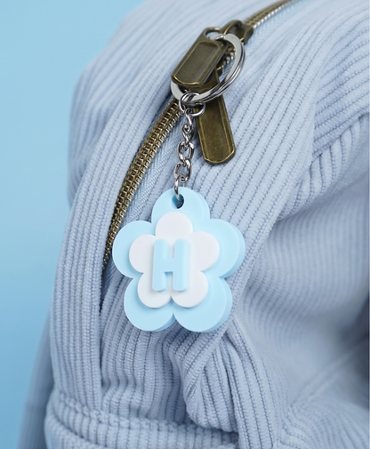 Porte-clé lettre fleur