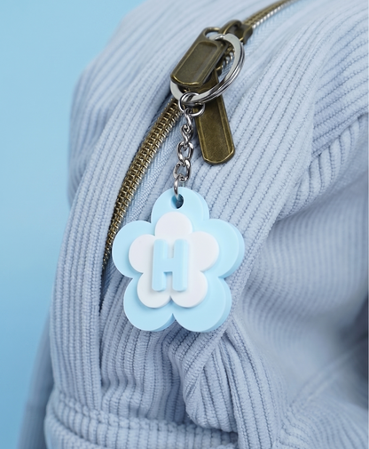 Porte-clé lettre fleur